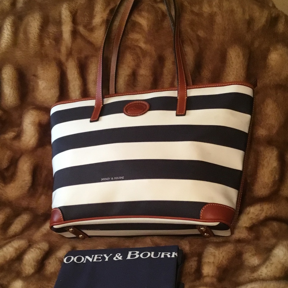 DOONEY & BOURKE BLK/WHT STRIPED SHOPPER BAG 🛍💕 - Picture 6 of 8